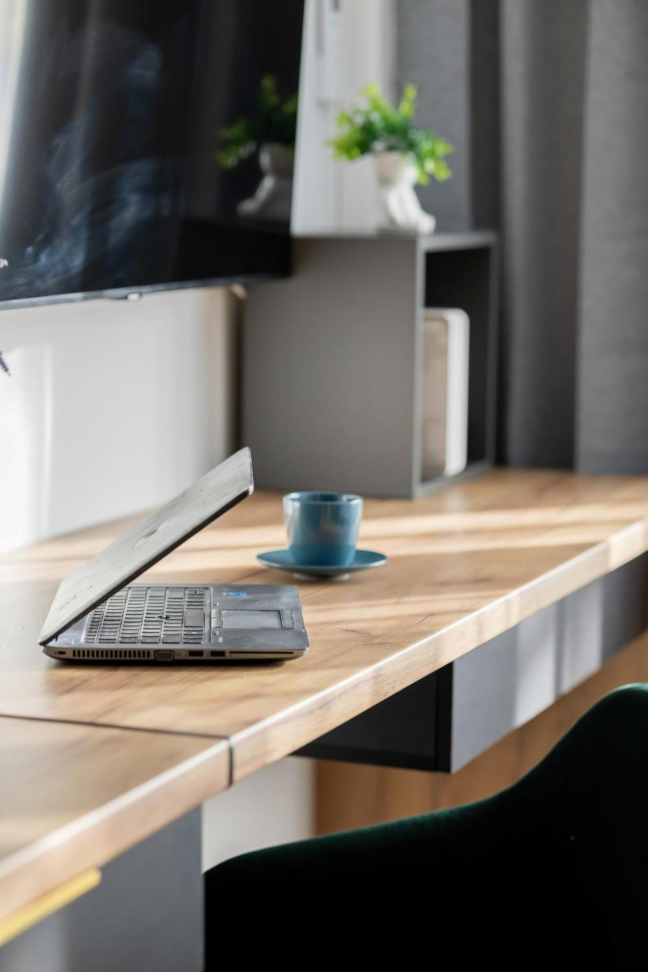 Modern Black & Wooden Apartment Warsaw Near The Airport By Noclegi Renters 외부 사진